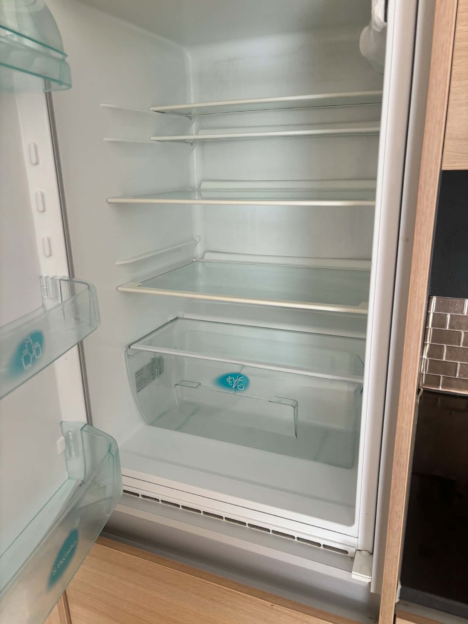 Cleaning showcase