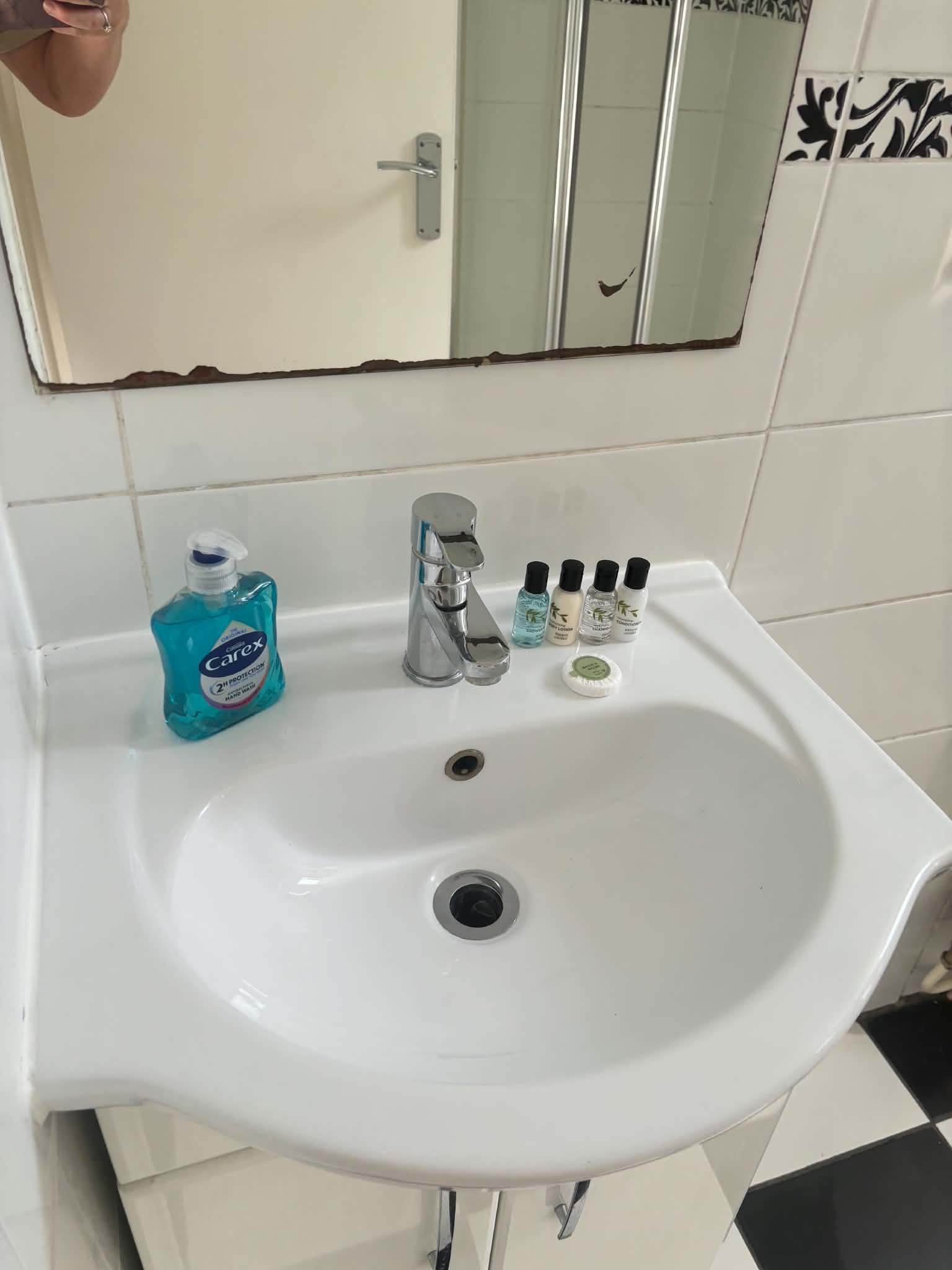 Cleaning showcase