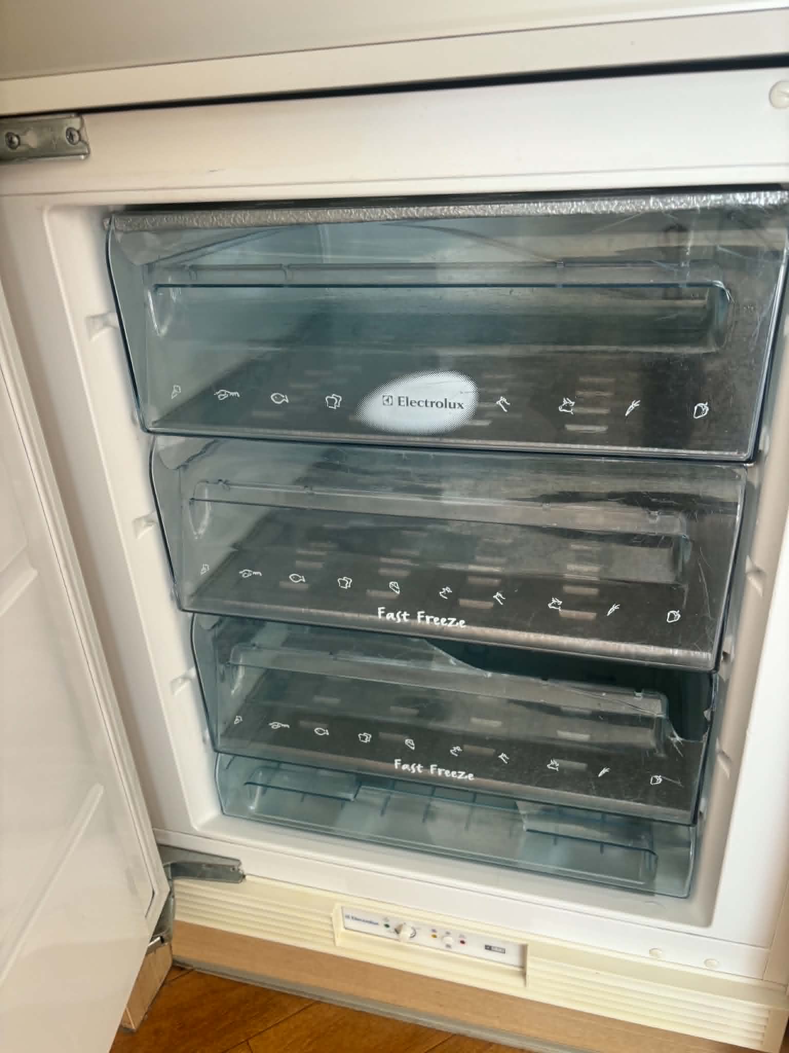 Cleaning showcase