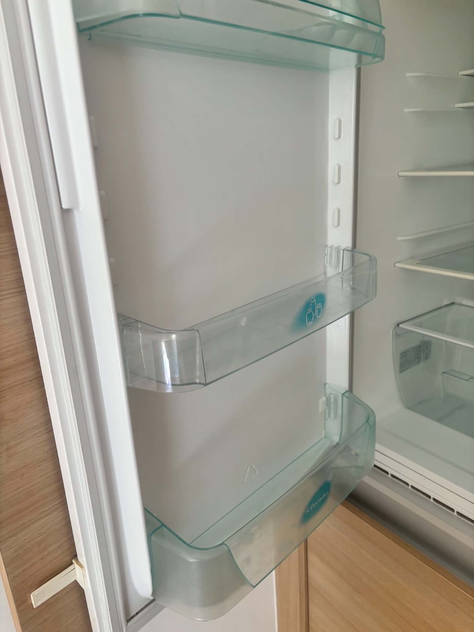 Cleaning showcase